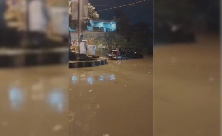 Whose negligence is this? The car got locked in the water filled underpass: Manager and cashier died in the accident