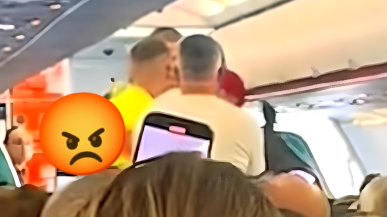 Drunk passenger tries to break into cockpit at 30,000 feet, unexpected hero stops him.