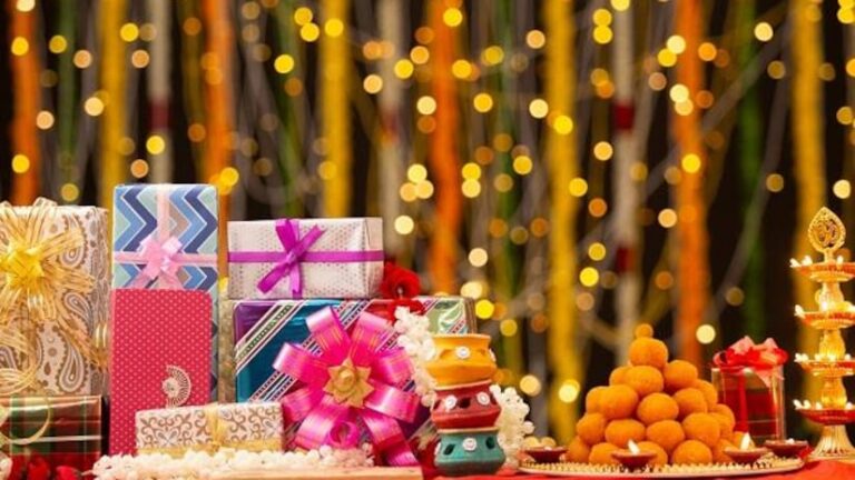 Websites, shops and malls are reporting a surge in Diwali gift shopping. (Stock photo)