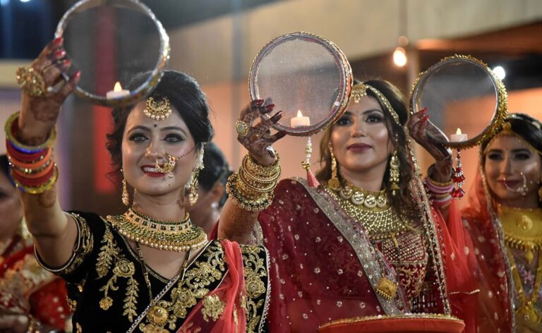 Karwa Chauth Chand Time: Karwa Chauth moon will arrive in Noida-Ghaziabad before Delhi, where and when will it be visible, complete list of cities and states