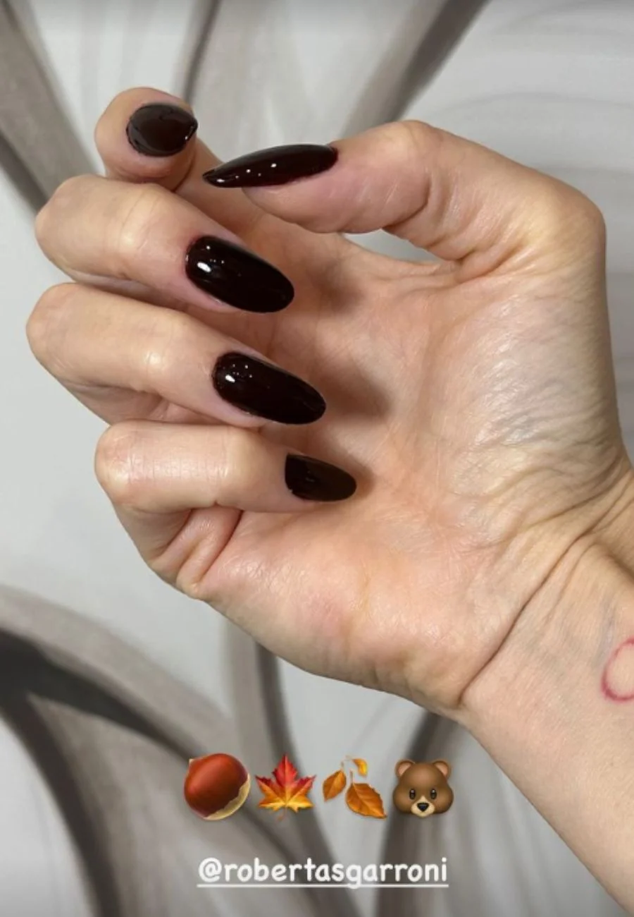 chocolate nails