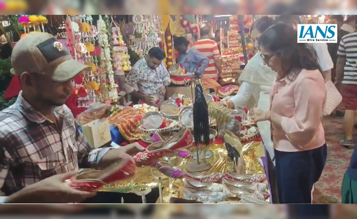 Markets across the country were buzzing on Karva Chauth, business worth more than Rs 22 thousand crores