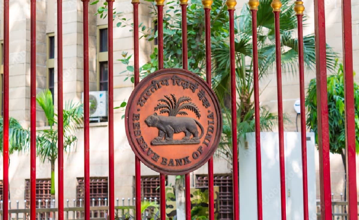 RBI takes strict action against Navi Finserv, DMI Finance and 2 other NBFCs, bans loan approval and distribution