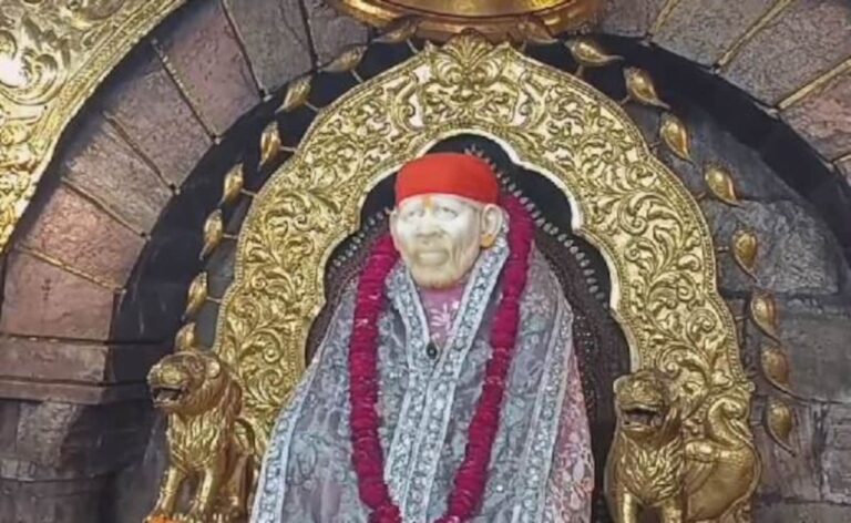 Sai Baba idols removed from 14 temples in Varanasi, hurt Sai devotees came out in protest