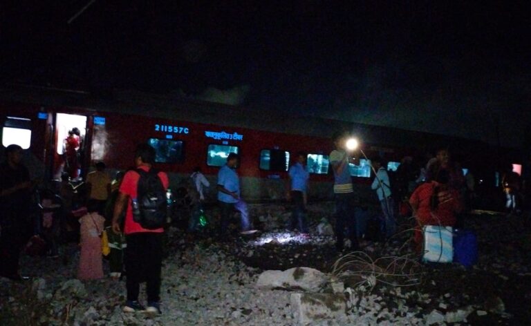 Railway traffic halted after train accident in Tamil Nadu, these seven trains were diverted