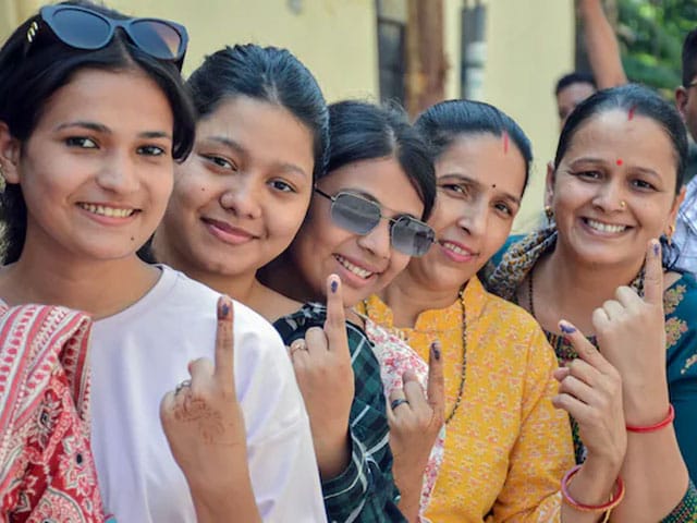 Maharashtra Assembly Elections 2024: Mumbaikars lazy, bumper voting going on in Gadchiroli, read where and how much voting took place