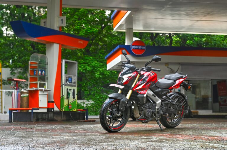 Bajaj Pulsar, NS400Z price, mileage, fuel efficiency numbers