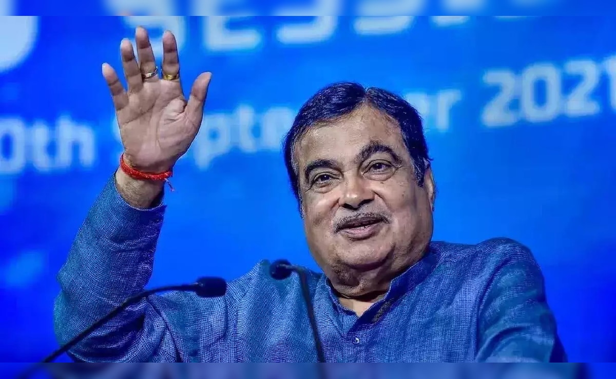 If Congress had given priority to rural India, there would have been less poverty today: Gadkari.