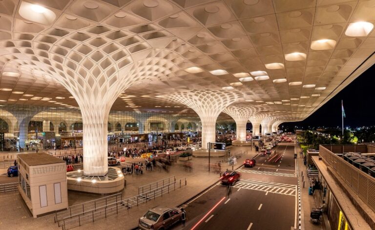 Mumbai airport's record on Diwali, 44 lakh passengers traveled, 939 planes took off in a day