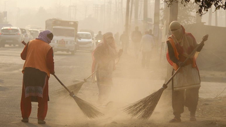 Delhiites will not get relief from suffocating air, AQI in very poor category