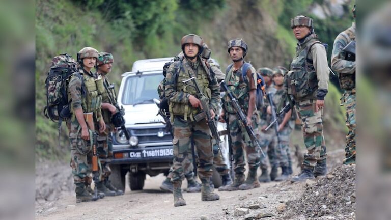 Encounter between security forces and terrorists in Khanyar, Srinagar, intermittent firing going on