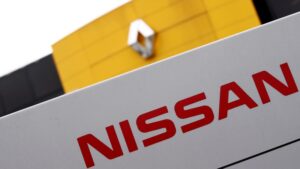 Nissan को घाटा! कार मेकर कंपनी निकालेगी 9 हजार कर्मचारी