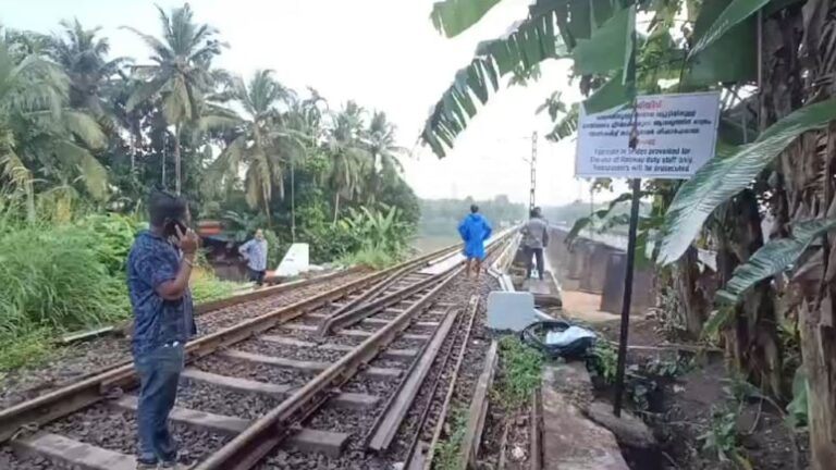 4 sanitation workers including 2 women killed after being hit by Thiruvananthapuram Kerala Express