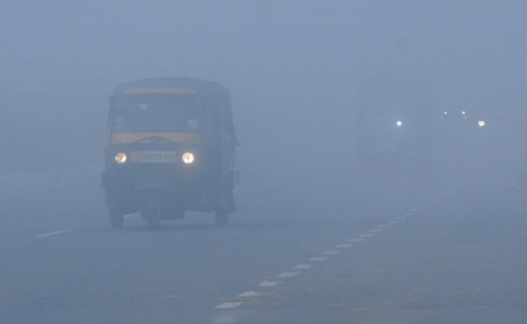 Delhi's air is the worst in the country, cold hits Bihar before Chhath; Know the weather condition of the country