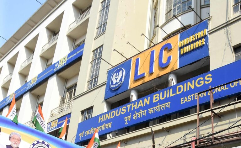 Tamil Nadu leaders accused LIC of imposing Hindi, company said technical flaw