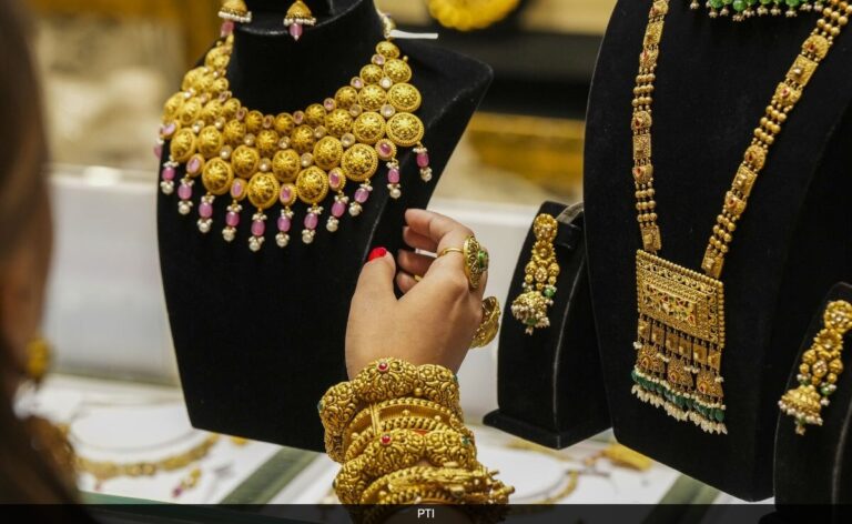 Gold becomes cheaper, reaches ₹ 75700, worldwide gold prices lowest in a week