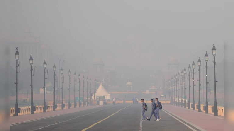 Delhi's toxic climate improving, AQI below 300; Know how clean the air of which area is